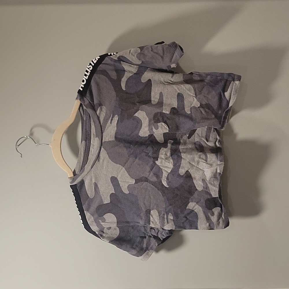 Grey Cow Print Cropped Tshirt in XS by Hollister